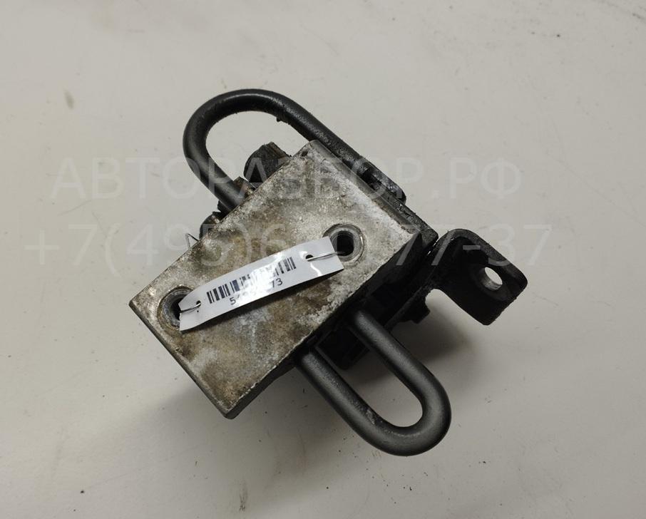 Петля двери