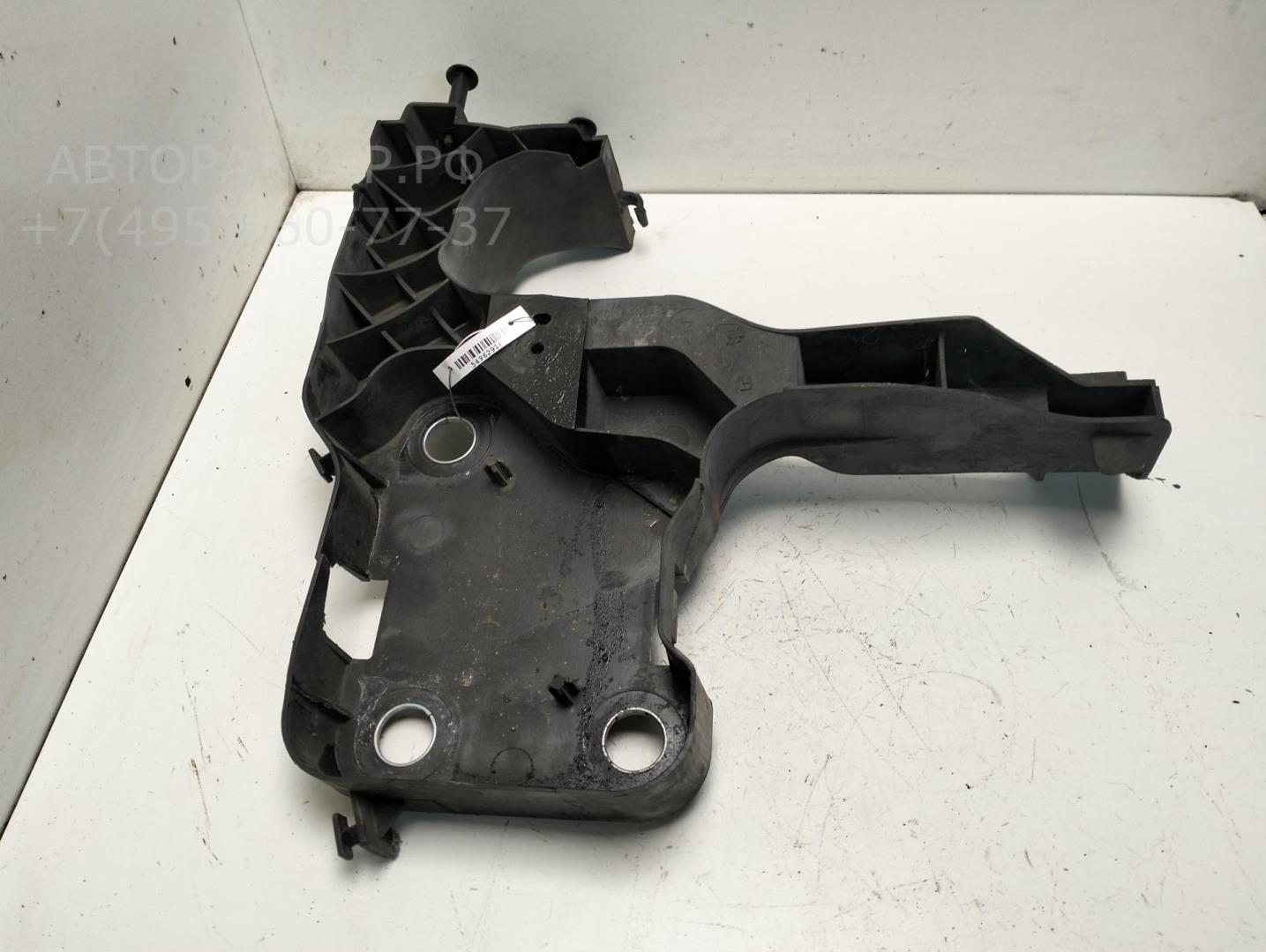 Крепеж фары