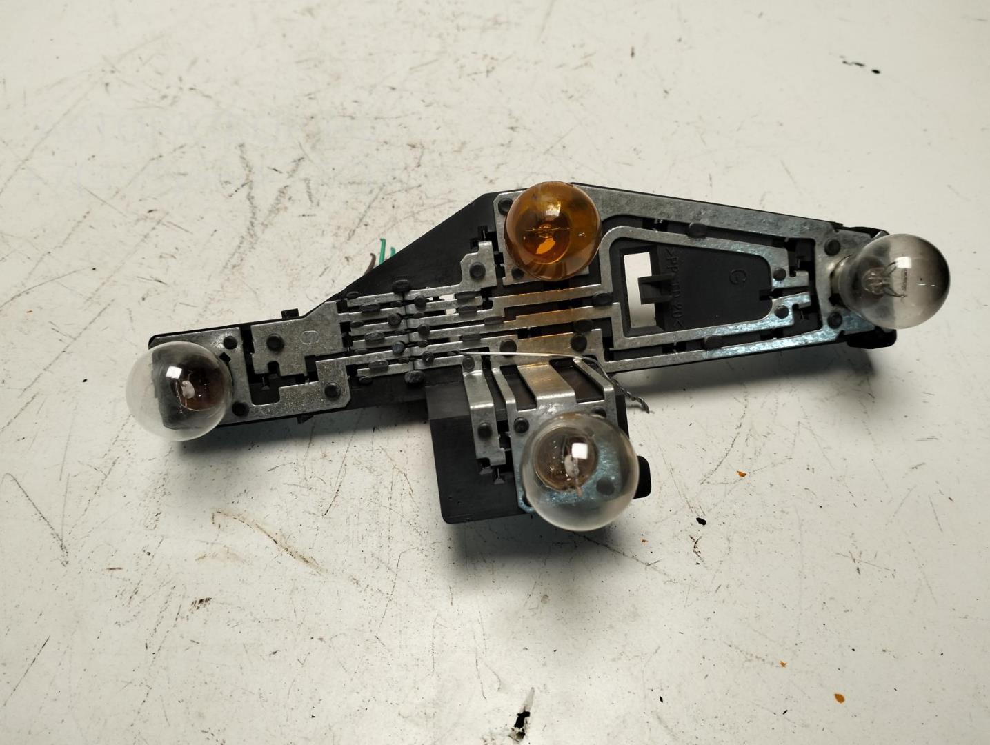 Плата заднего фонаря левого