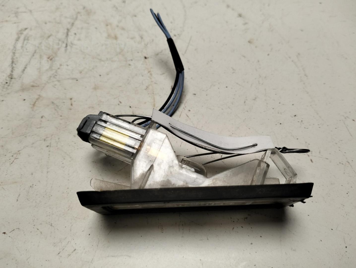 Фонарь подсветки номера