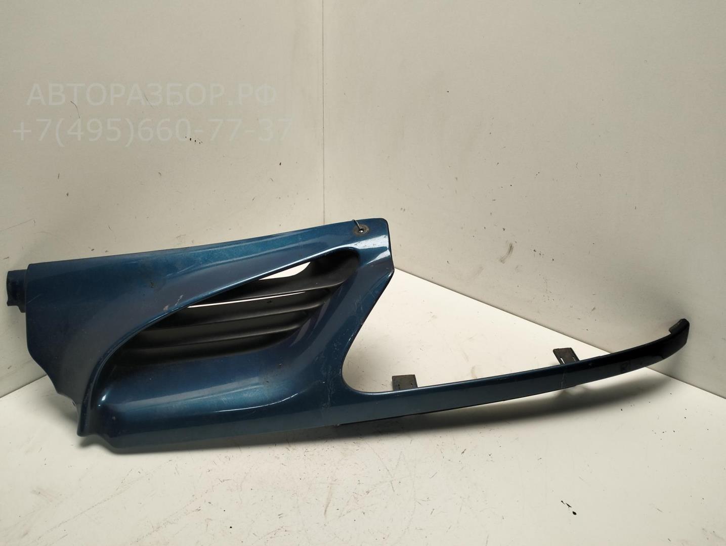 Решетка радиатора левая