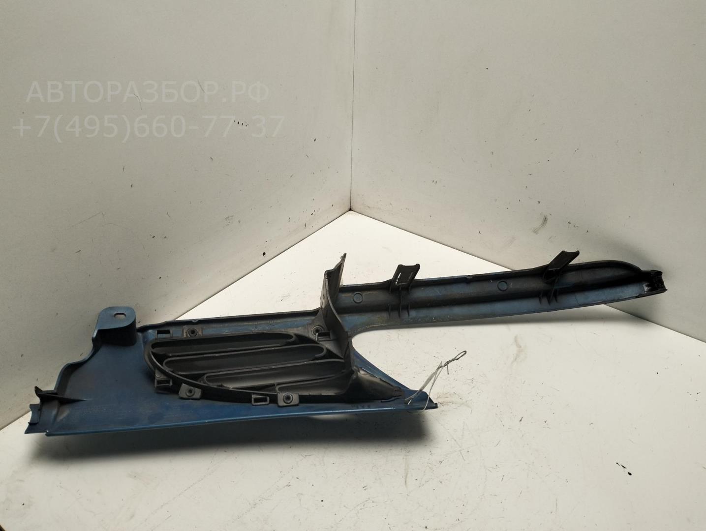 Решетка радиатора левая