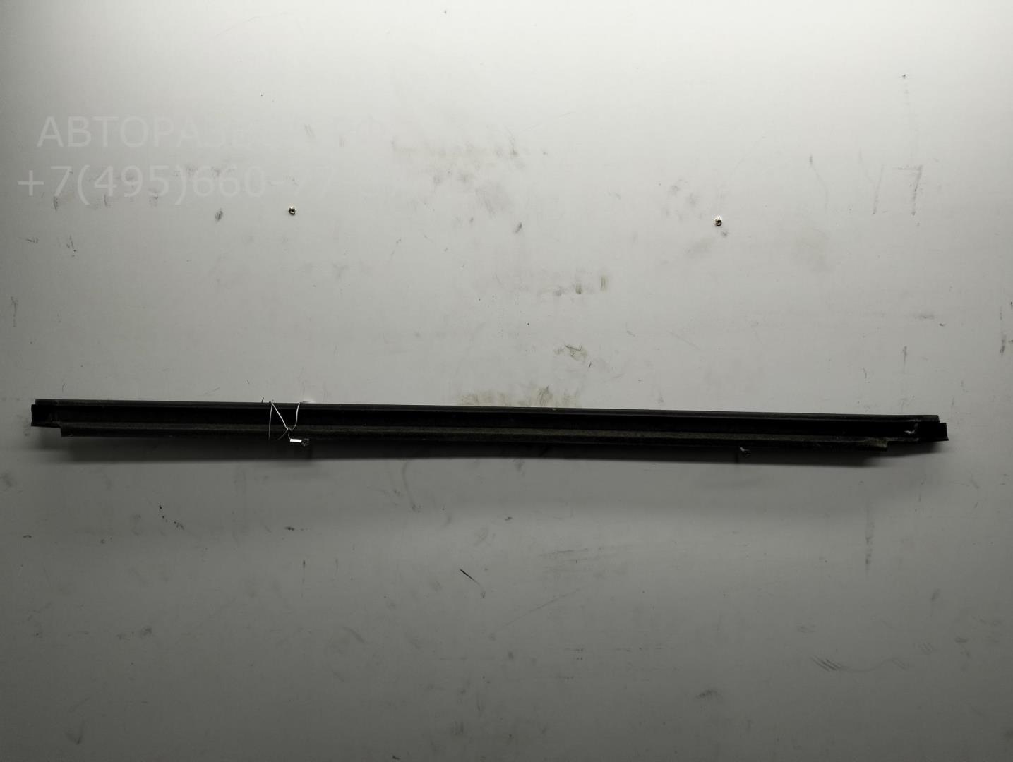 Накладка стекла переднего левого