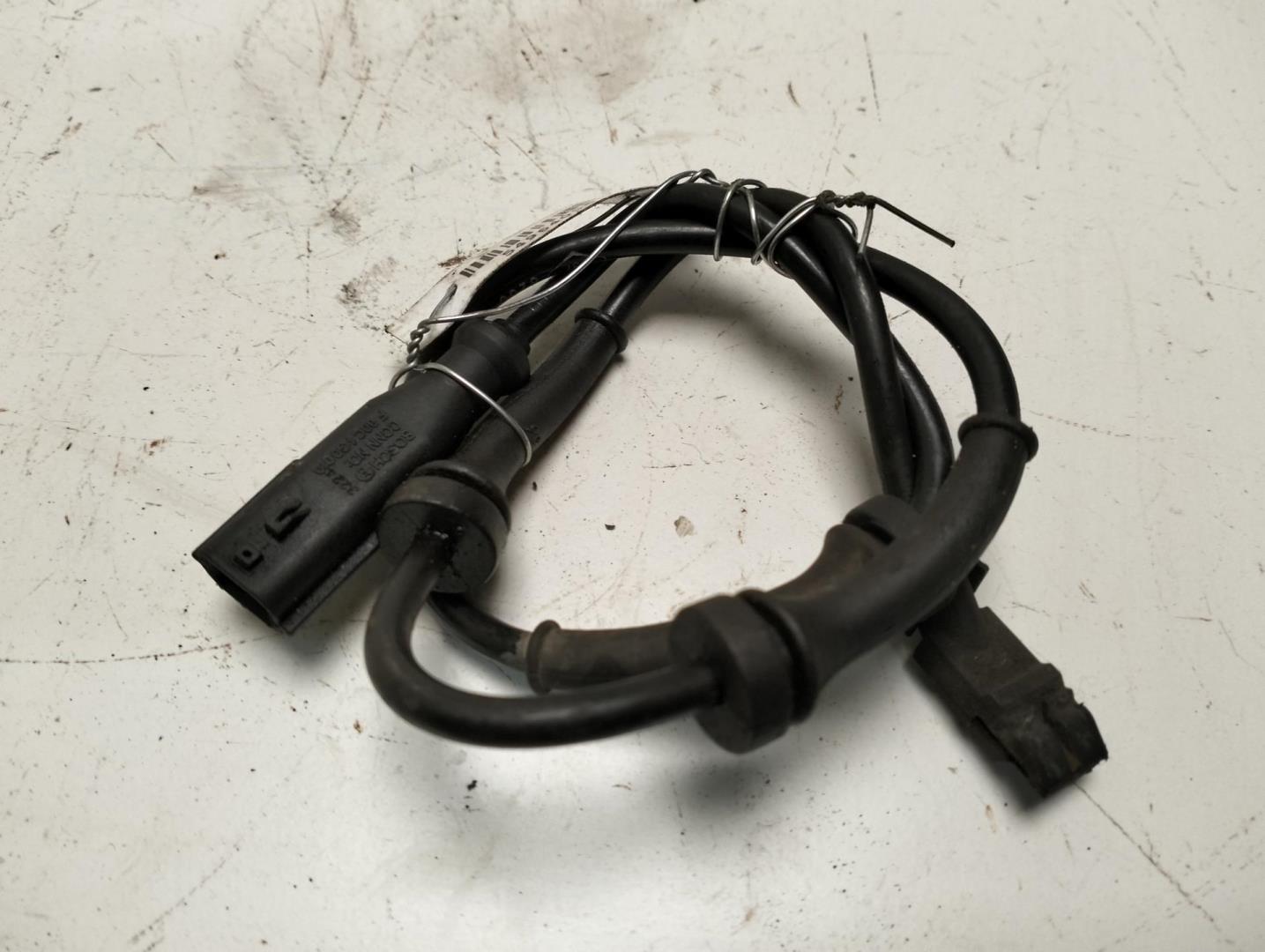 Датчик ABS передний