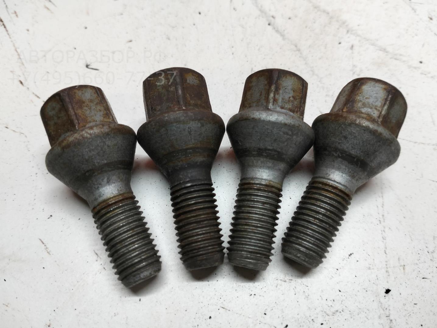 Болт колесный