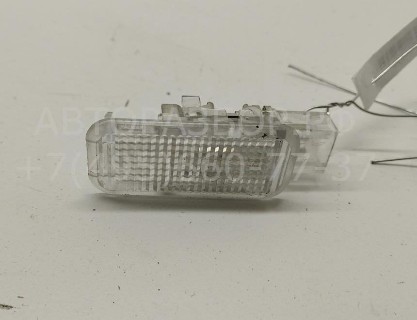 Накладка двери передней левой