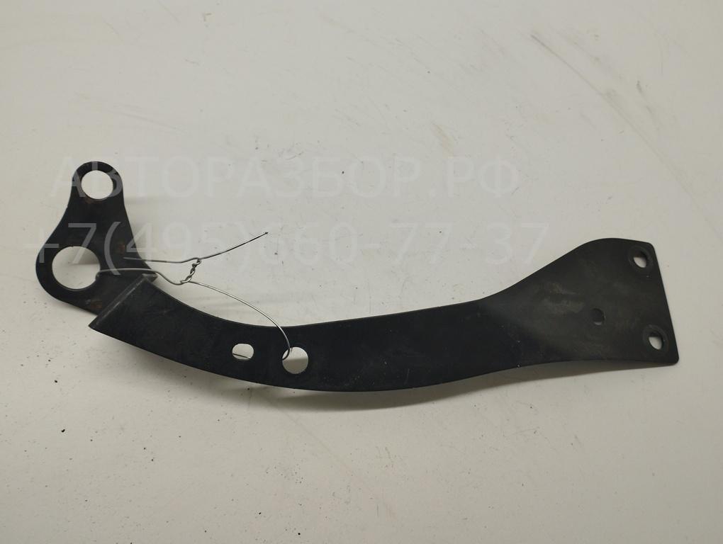 Кронштейн переднего бампера правый