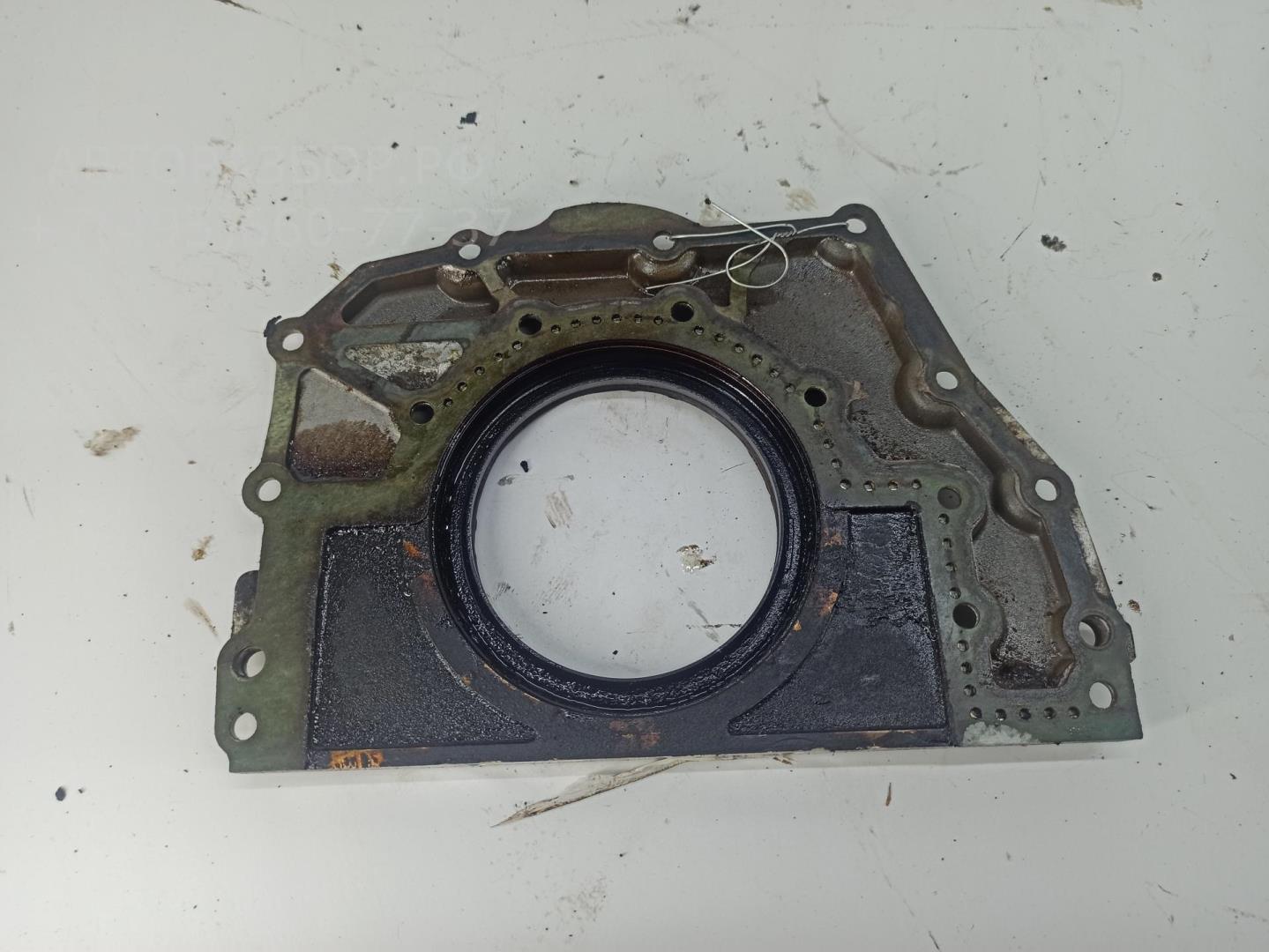 Крышка двигателя