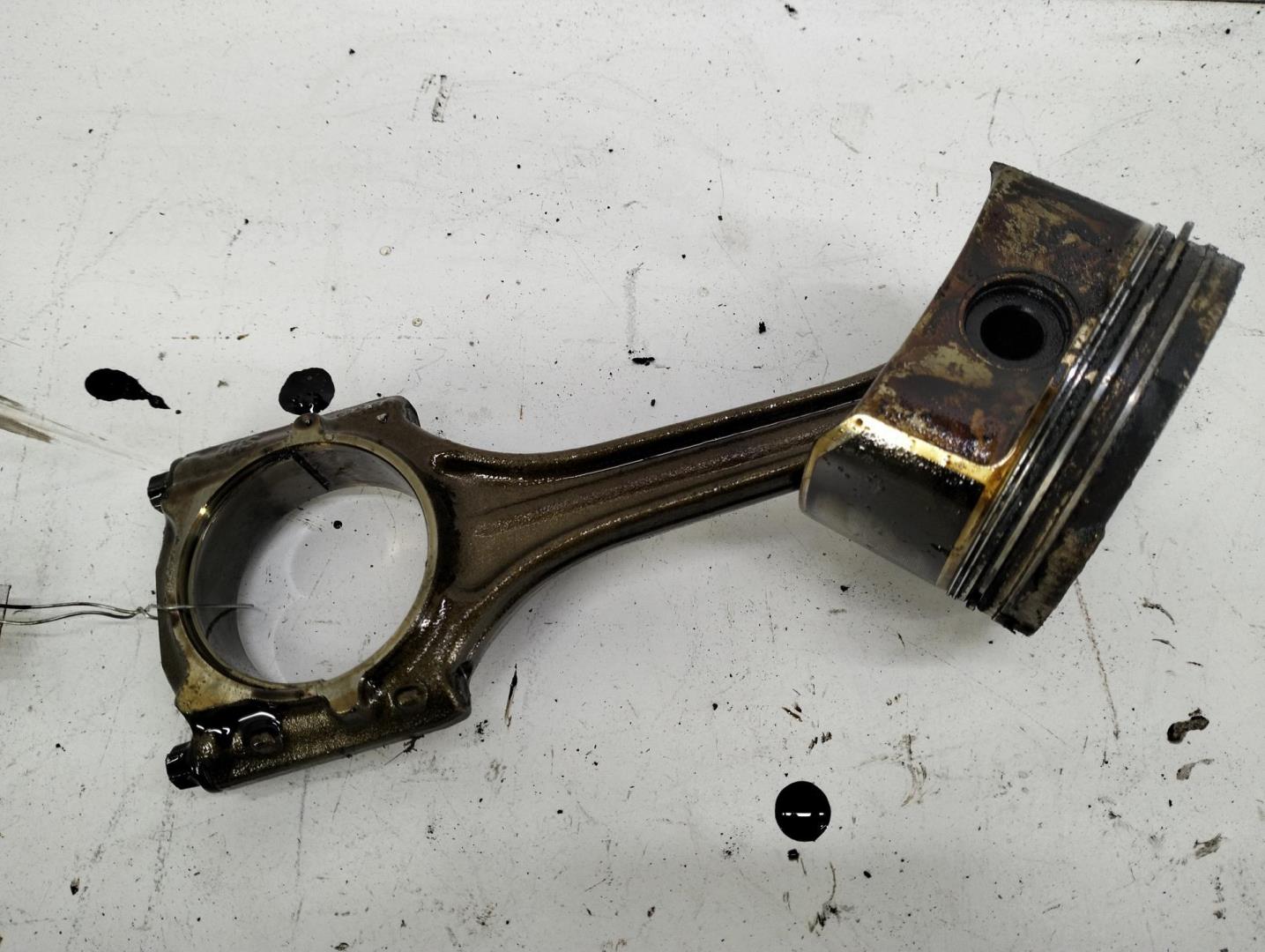 Поршень с шатуном