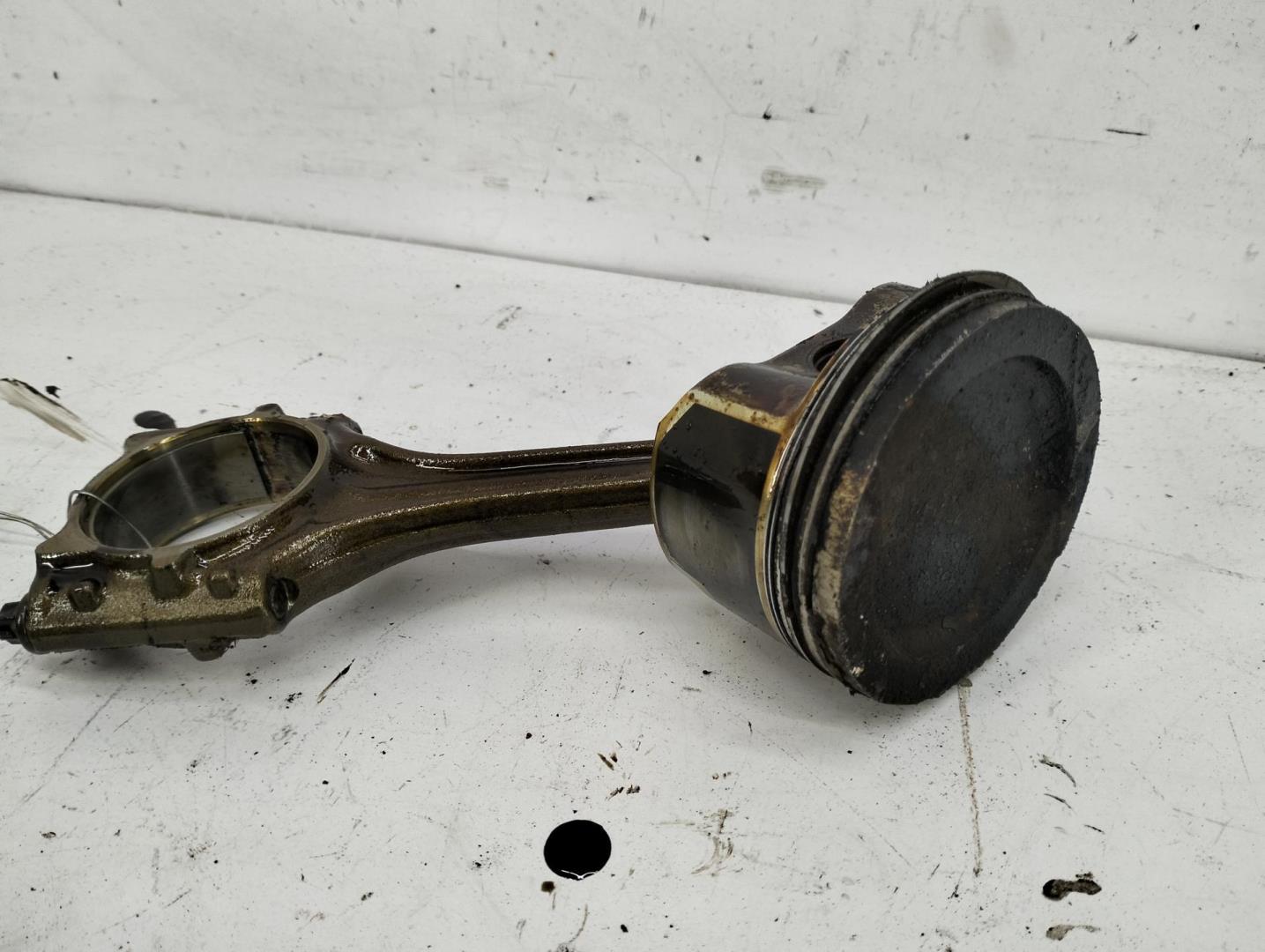 Поршень с шатуном