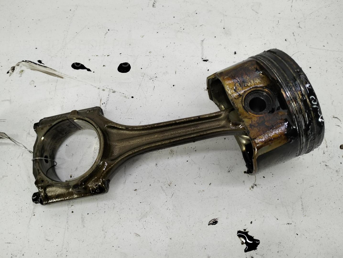 Поршень с шатуном