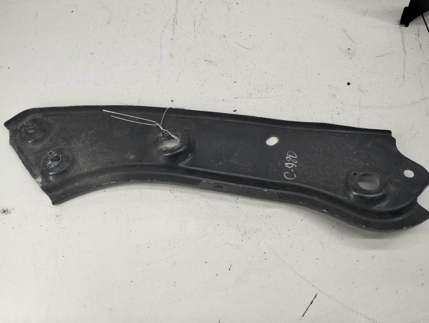 Крепеж фары