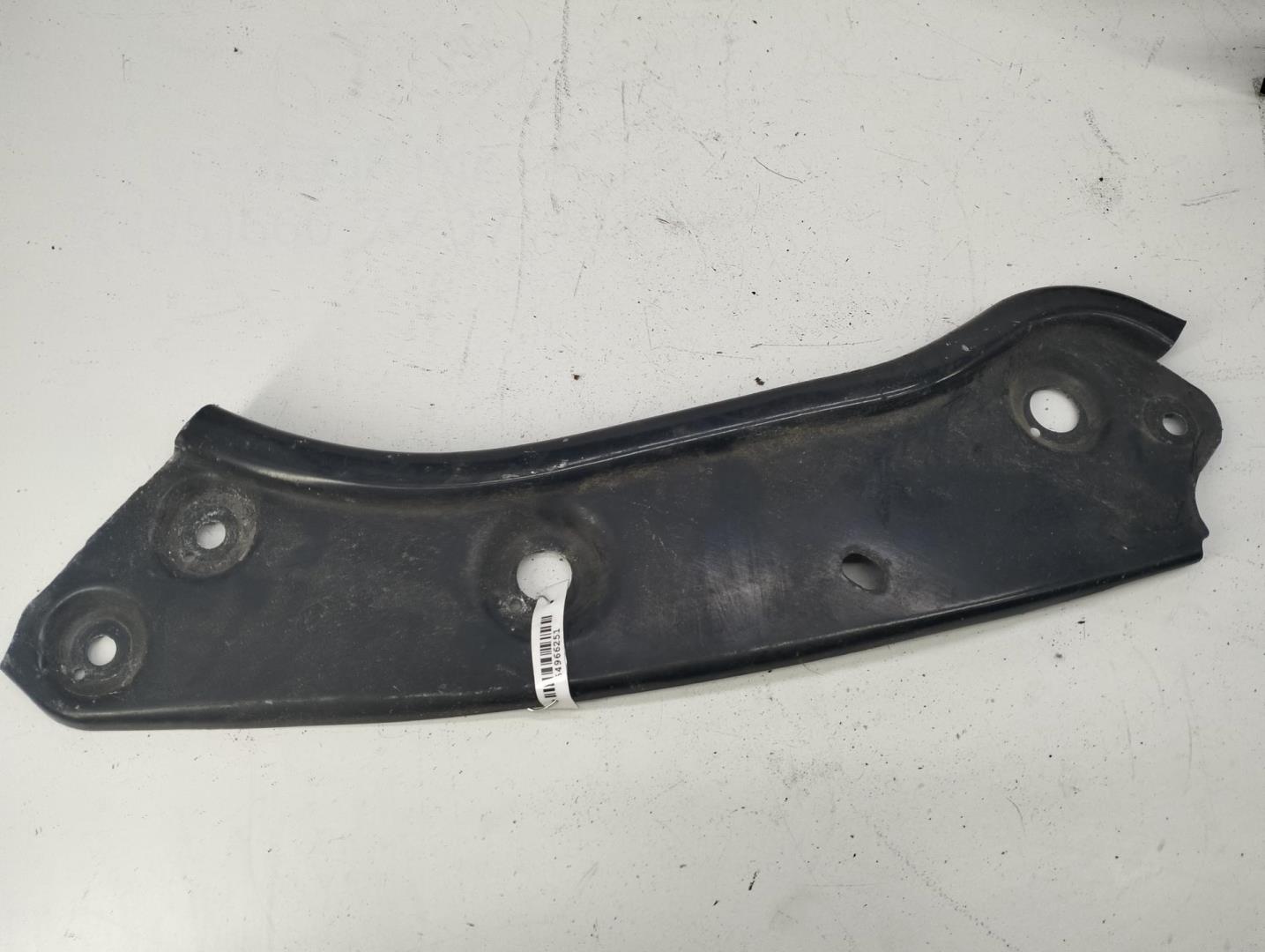 Крепеж фары