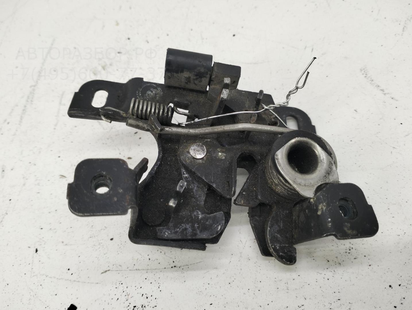 Замок капота