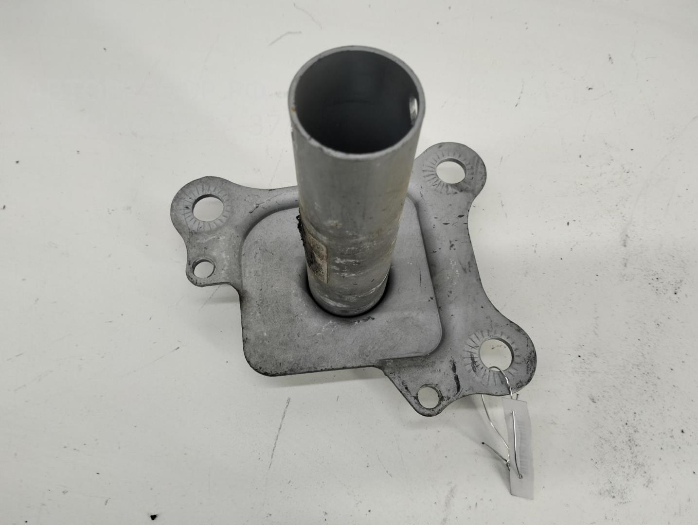 Кронштейн переднего бампера левый