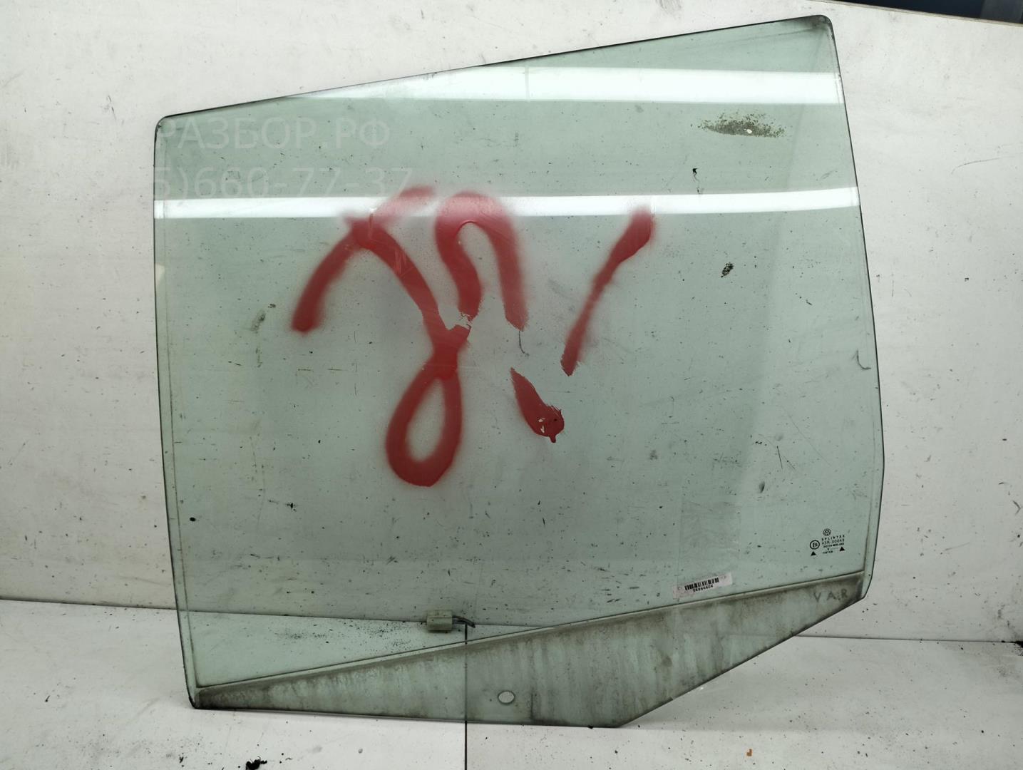 Стекло двери задней левой