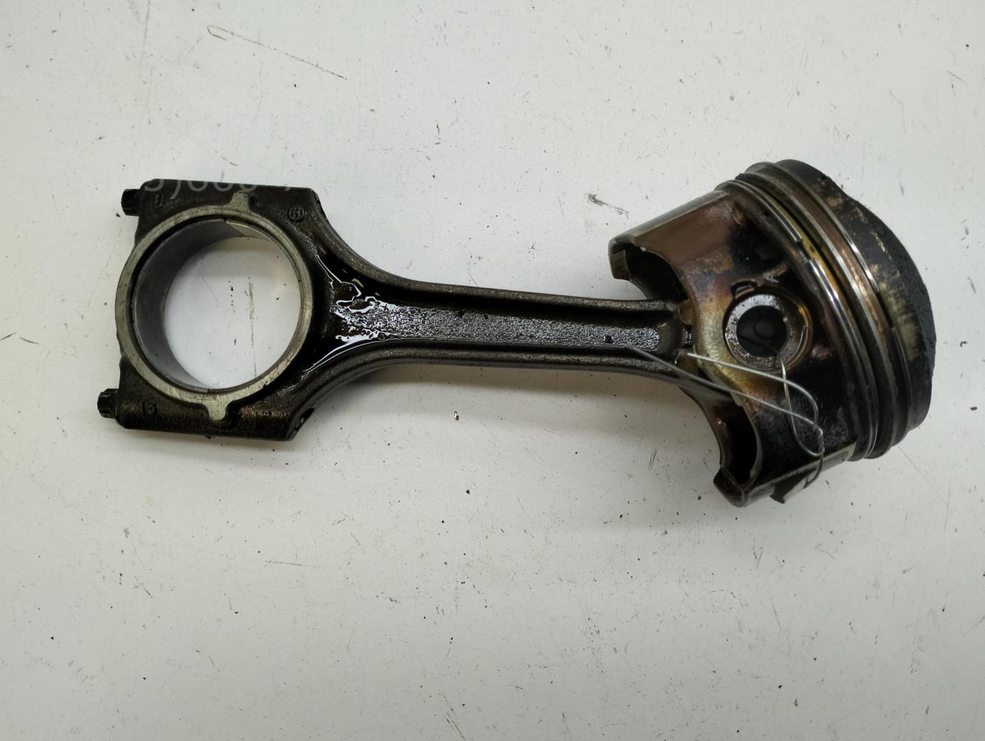 Поршень с шатуном