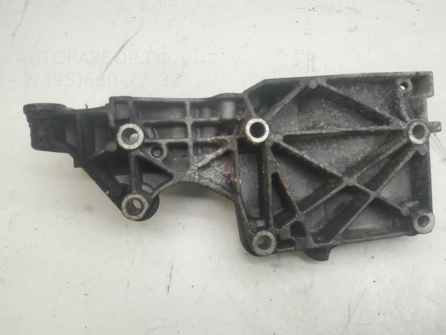 Кронштейн генератора