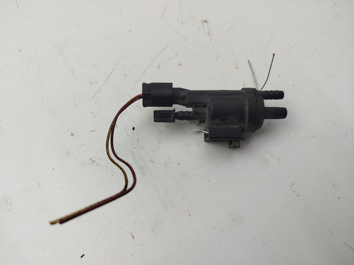 Клапан вентиляции топливного бака