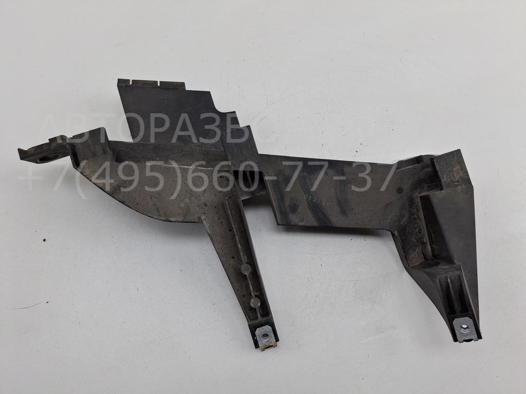 Кронштейн фар правый