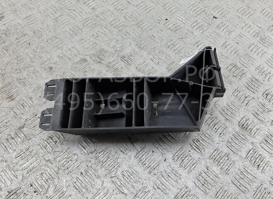 Кронштейн переднего бампера правый