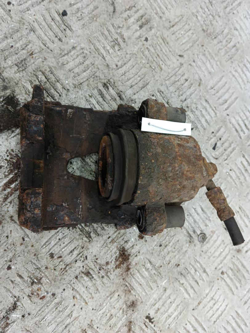 Суппорт передний правый