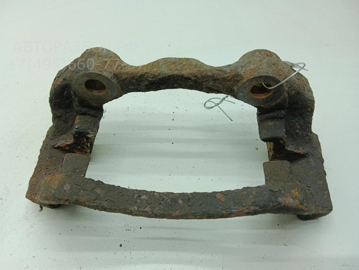 Скоба суппорта переднего