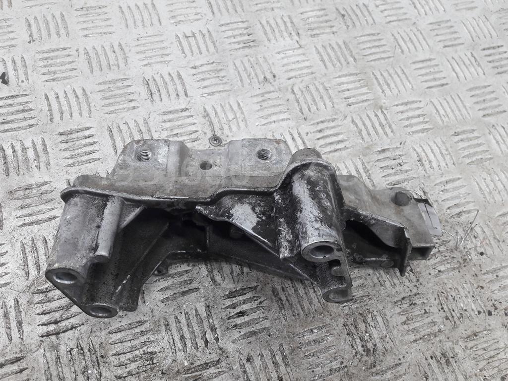 Опора двигателя