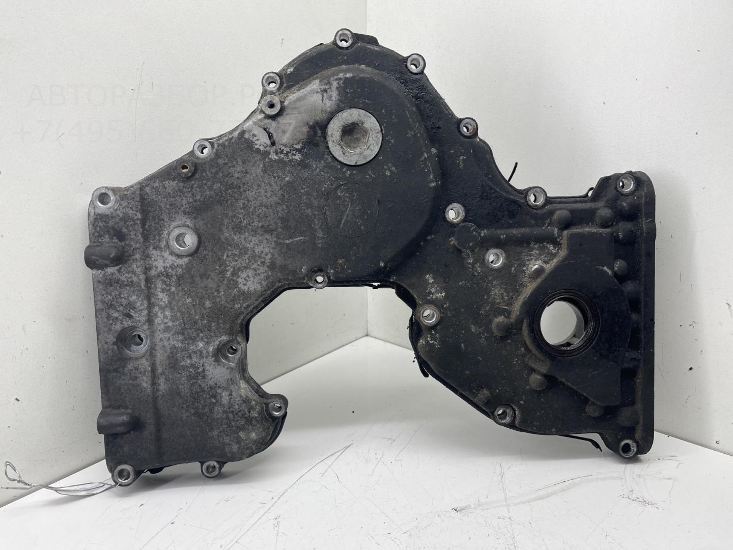 Крышка двигателя передняя