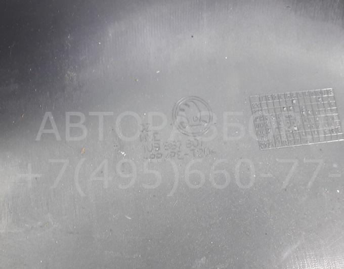 Обшивка крышки багажника