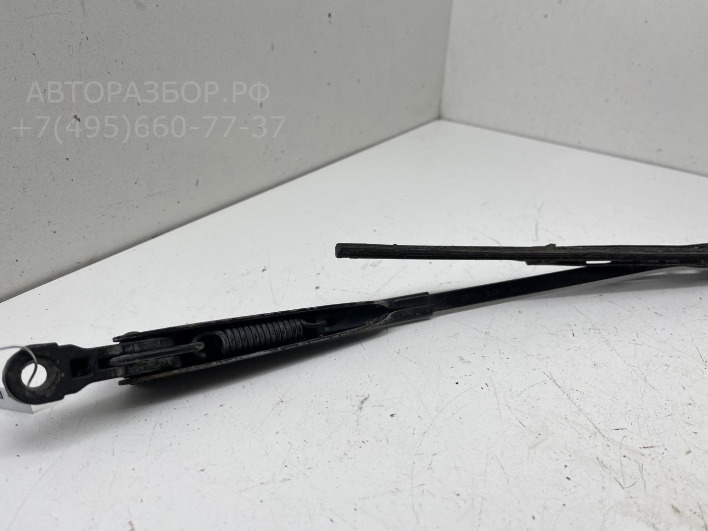Поводок стеклоочистителя заднего