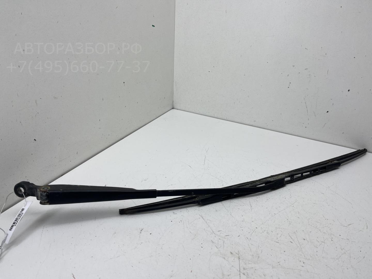 Поводок стеклоочистителя заднего