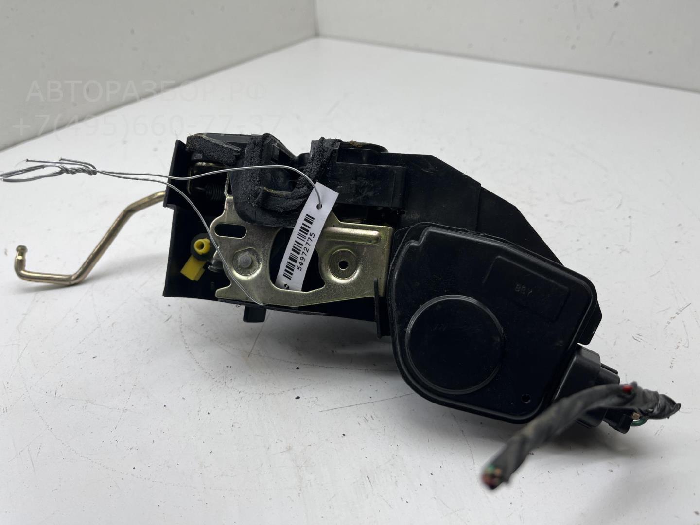 Замок двери передней правой