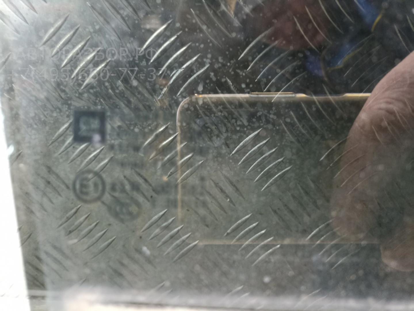 Стекло двери задней правой