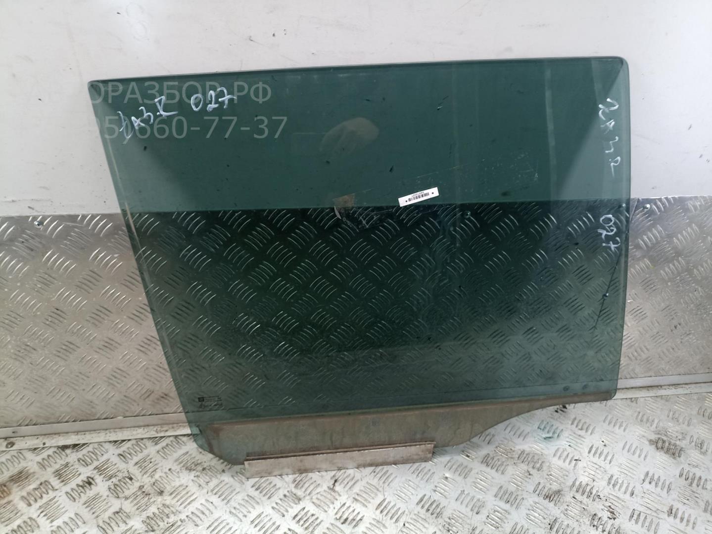 Стекло двери задней правой
