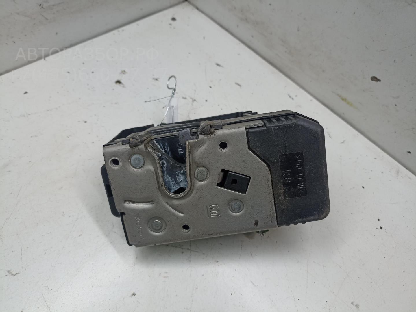 Замок двери передней правой