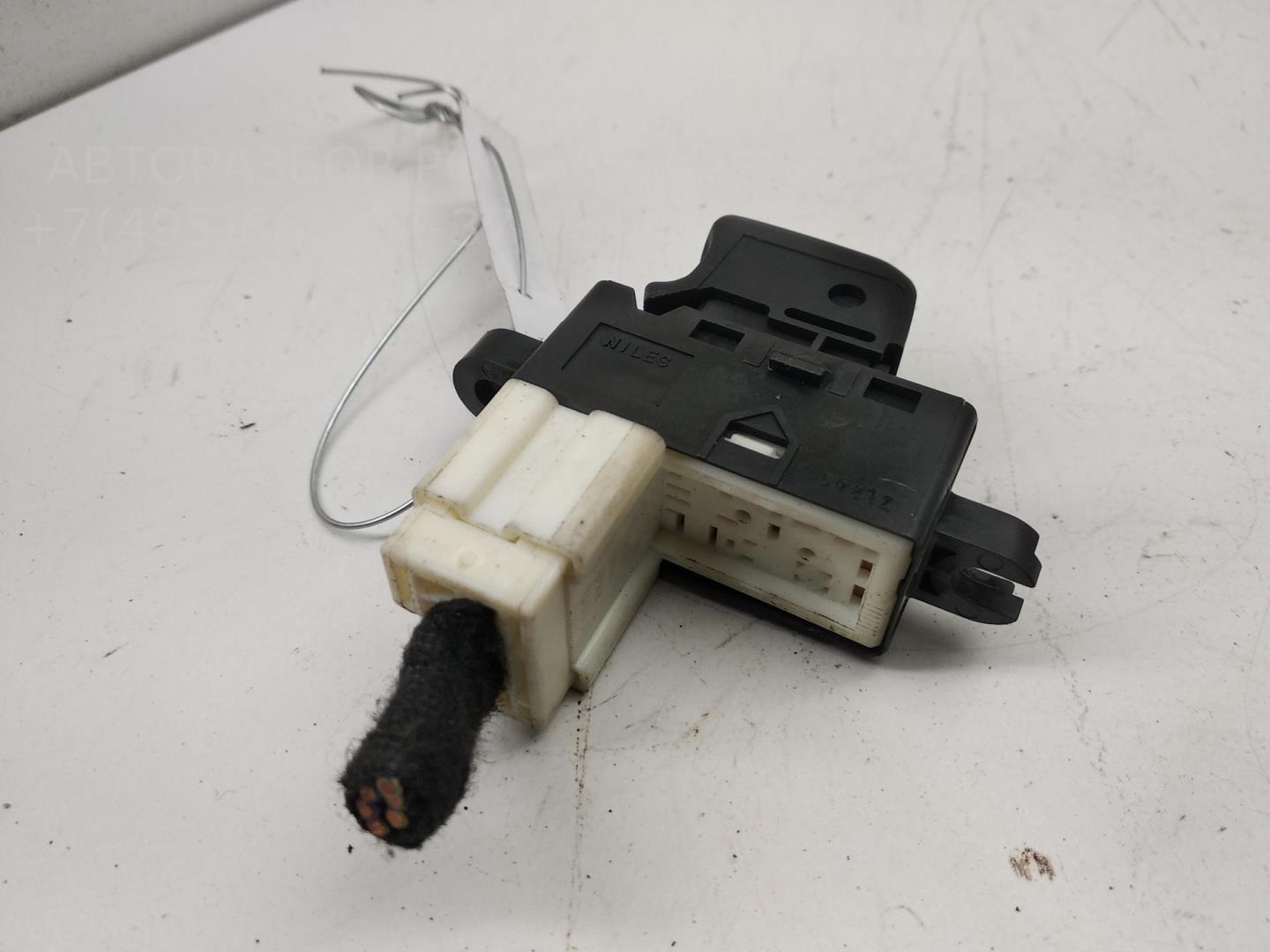 Кнопка стеклоподъемника