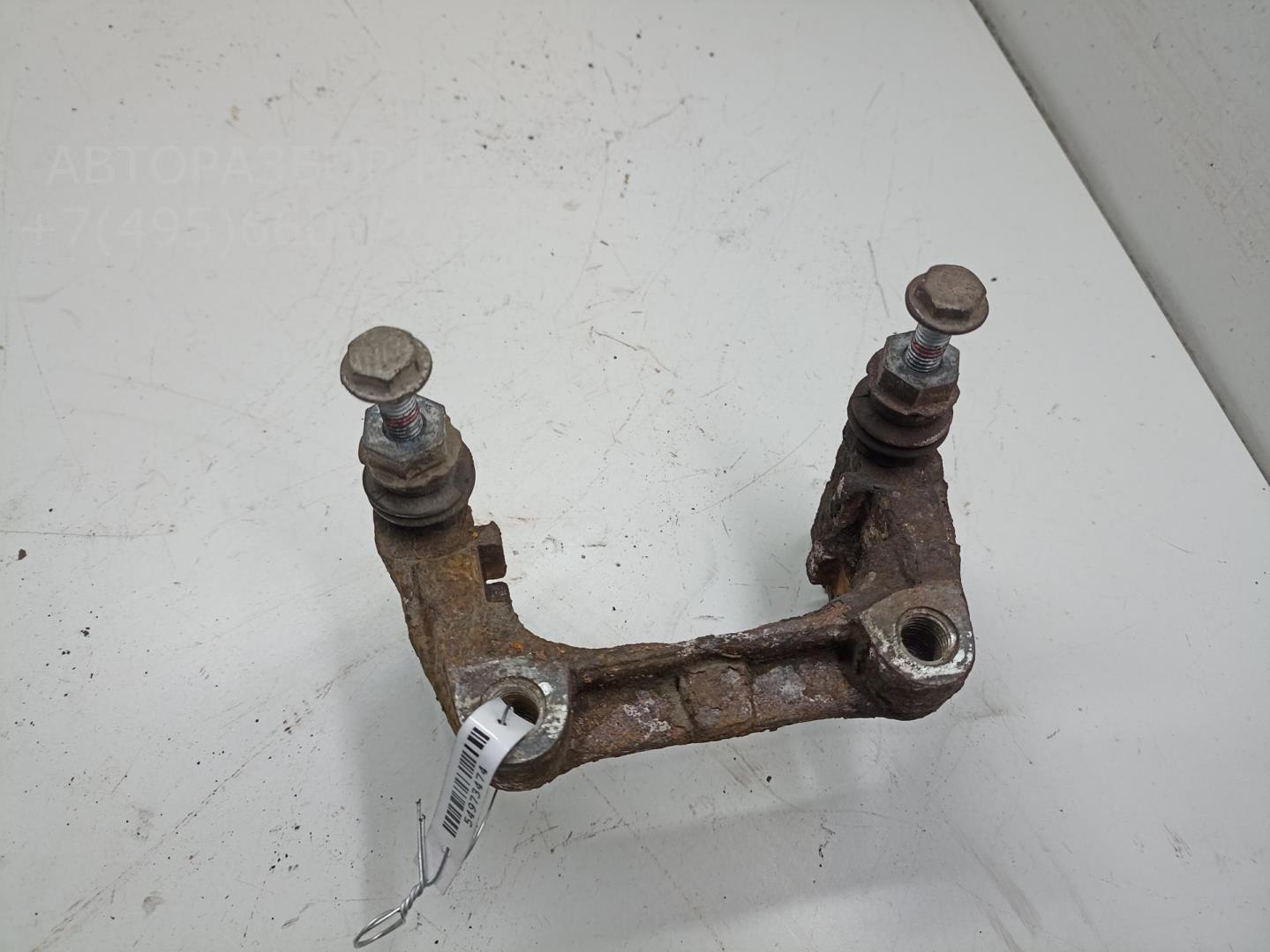 Скоба суппорта заднего