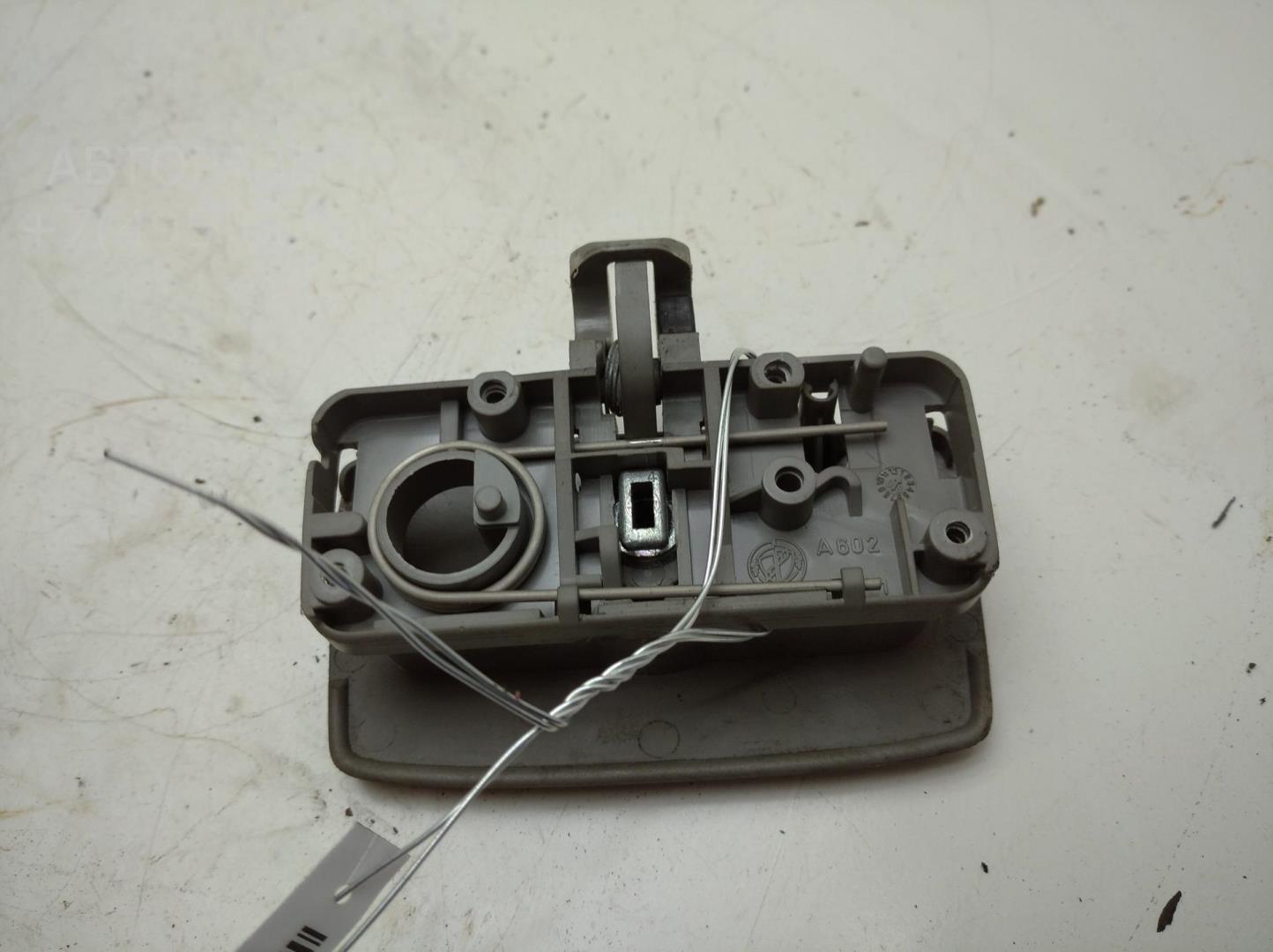 Замок бардачка