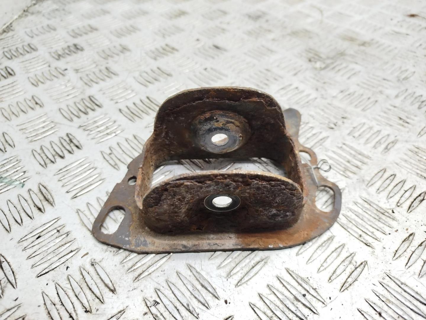 Кронштейн (сопут. товар)