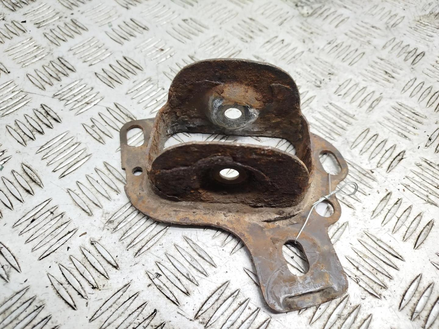 Кронштейн (сопут. товар)