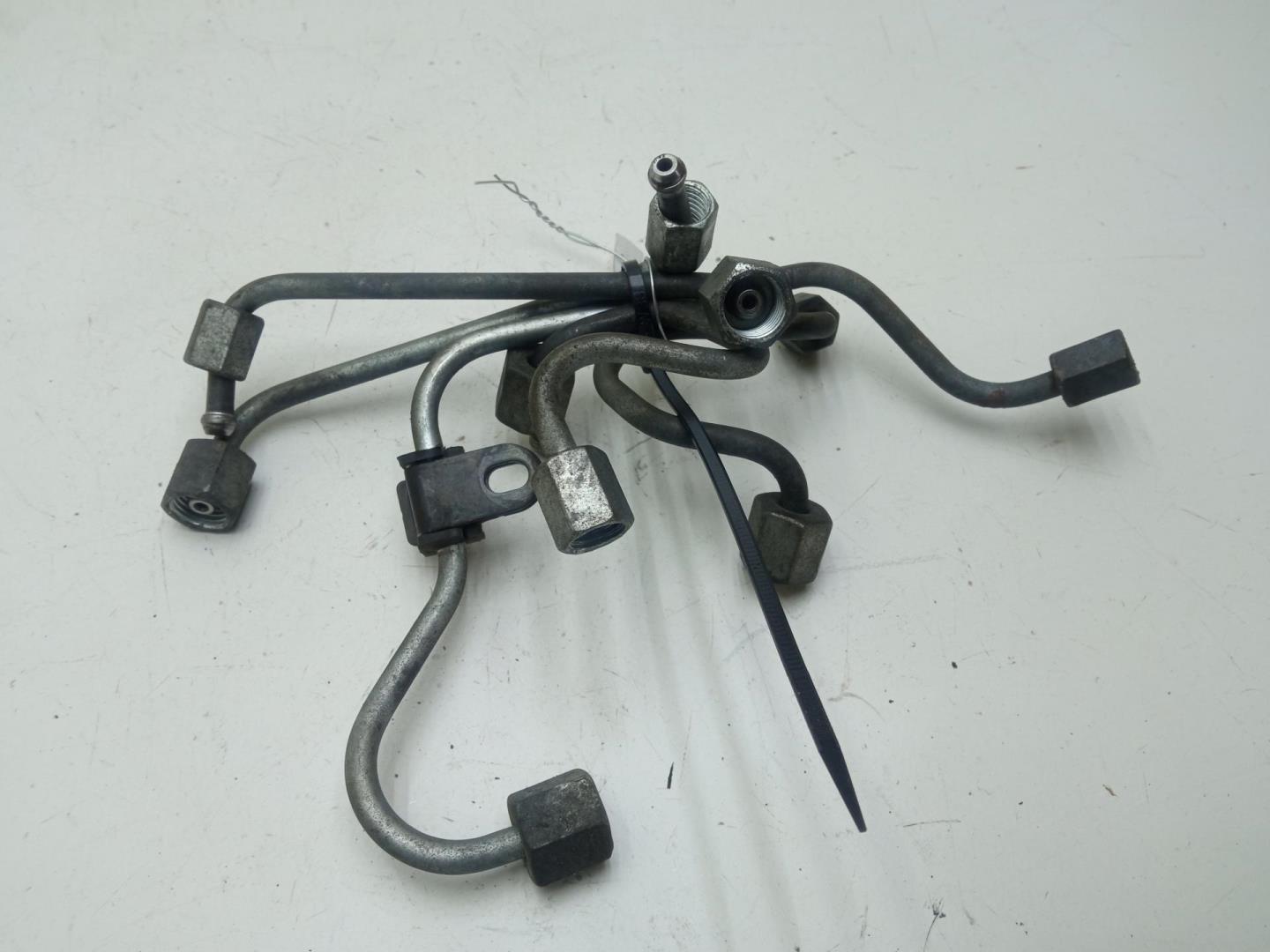 Трубка топливная