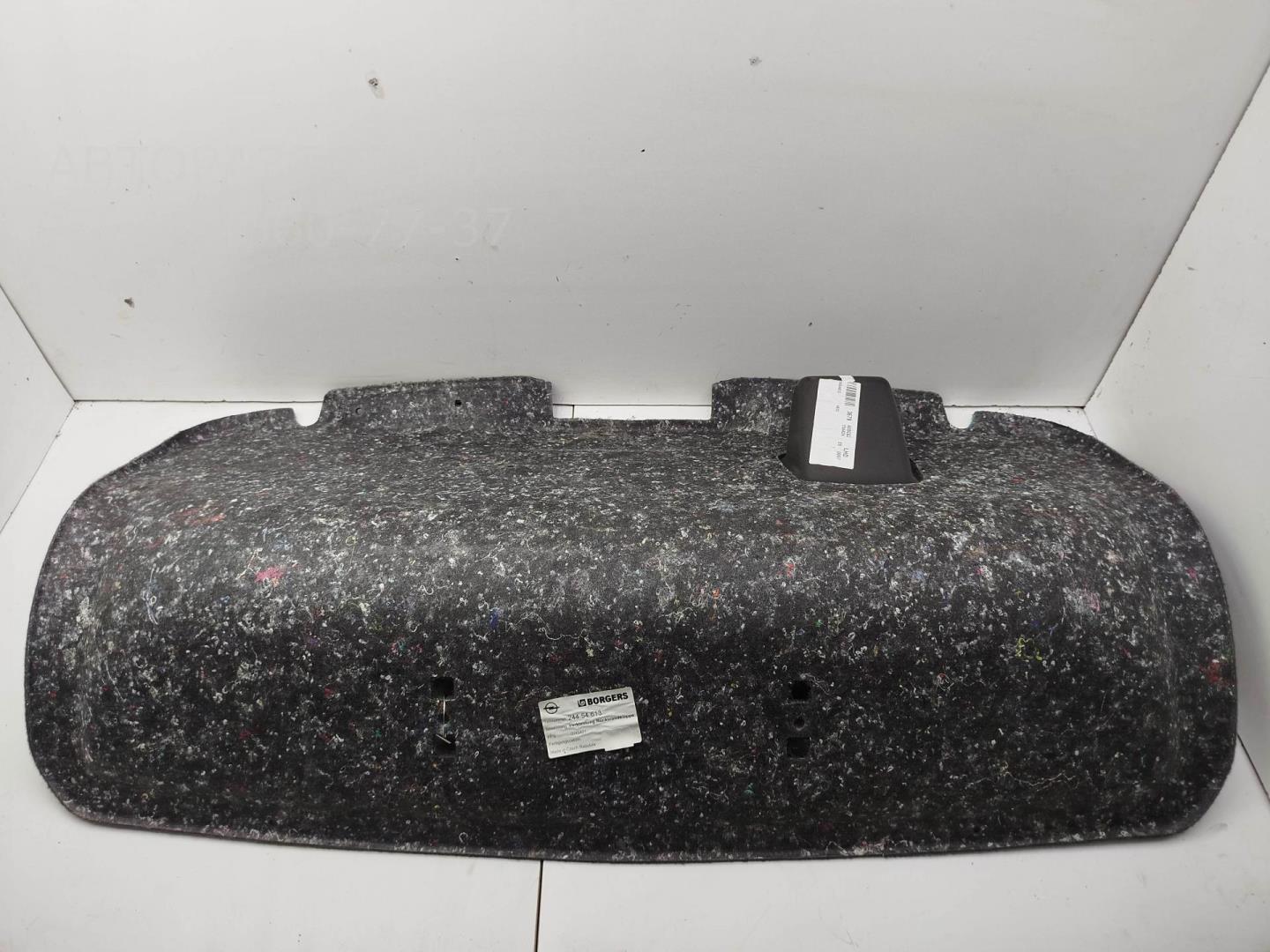 Обшивка крышки багажника