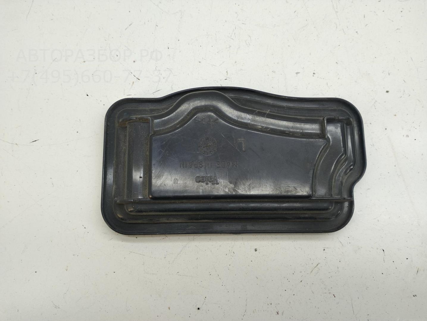 Крышка фары левой