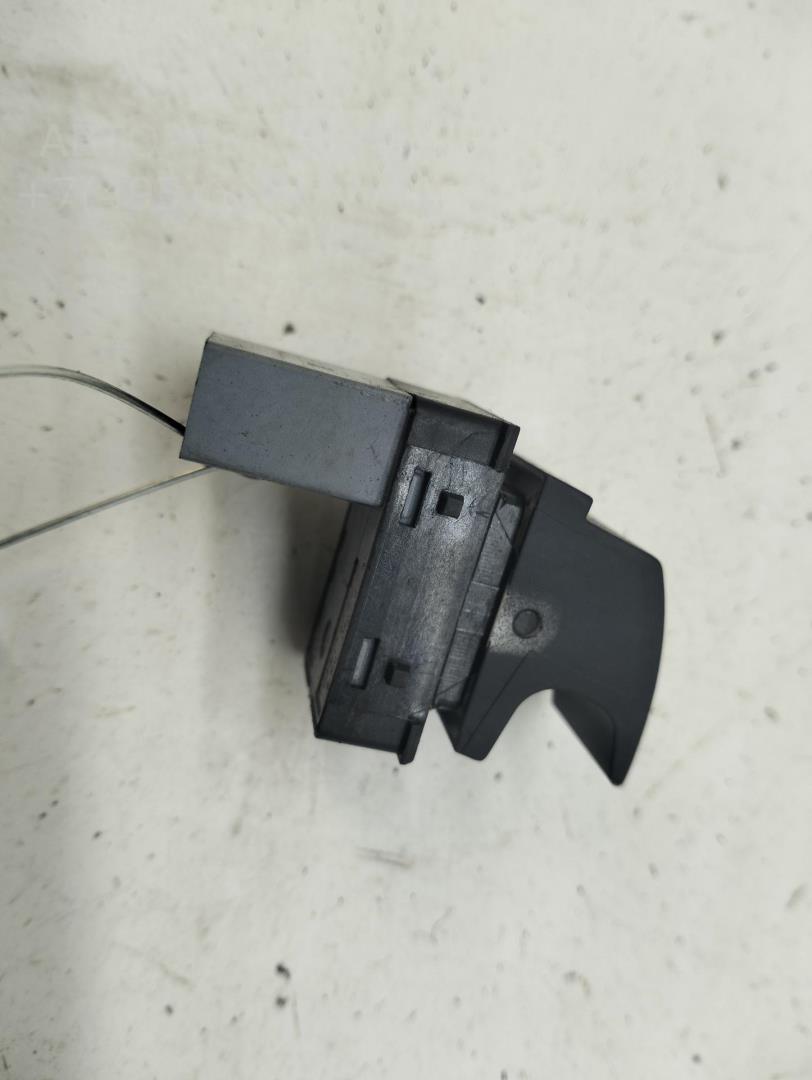 Кнопка стеклоподъемника