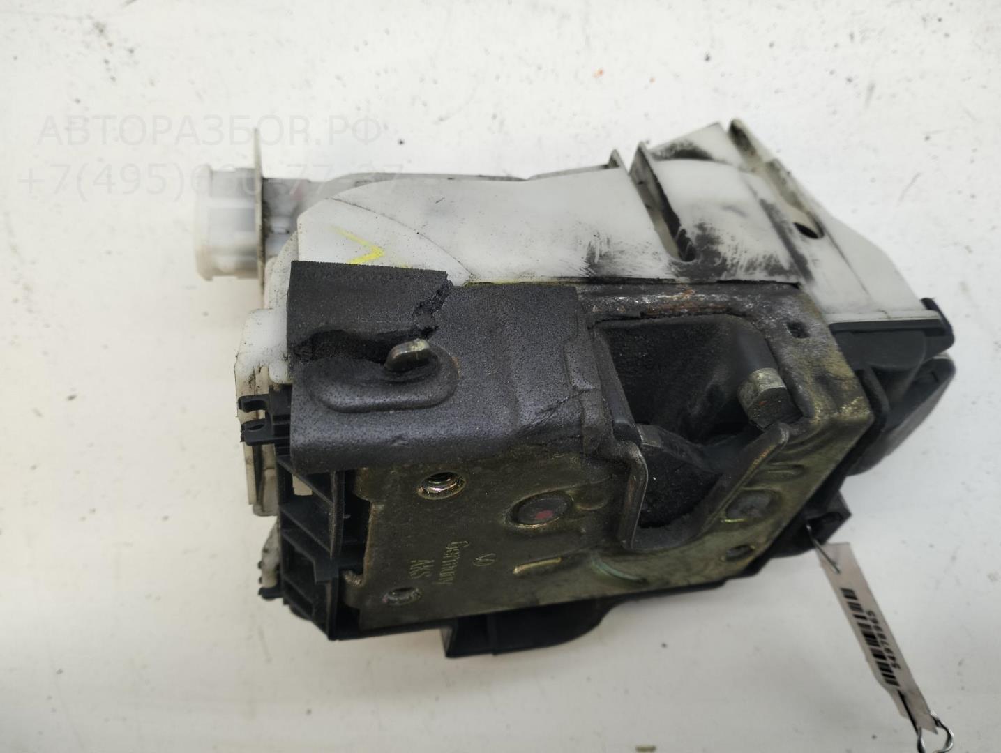 Замок двери задней правой