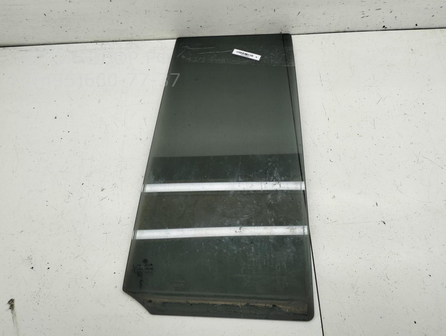 Стекло двери задней правой (форточка)