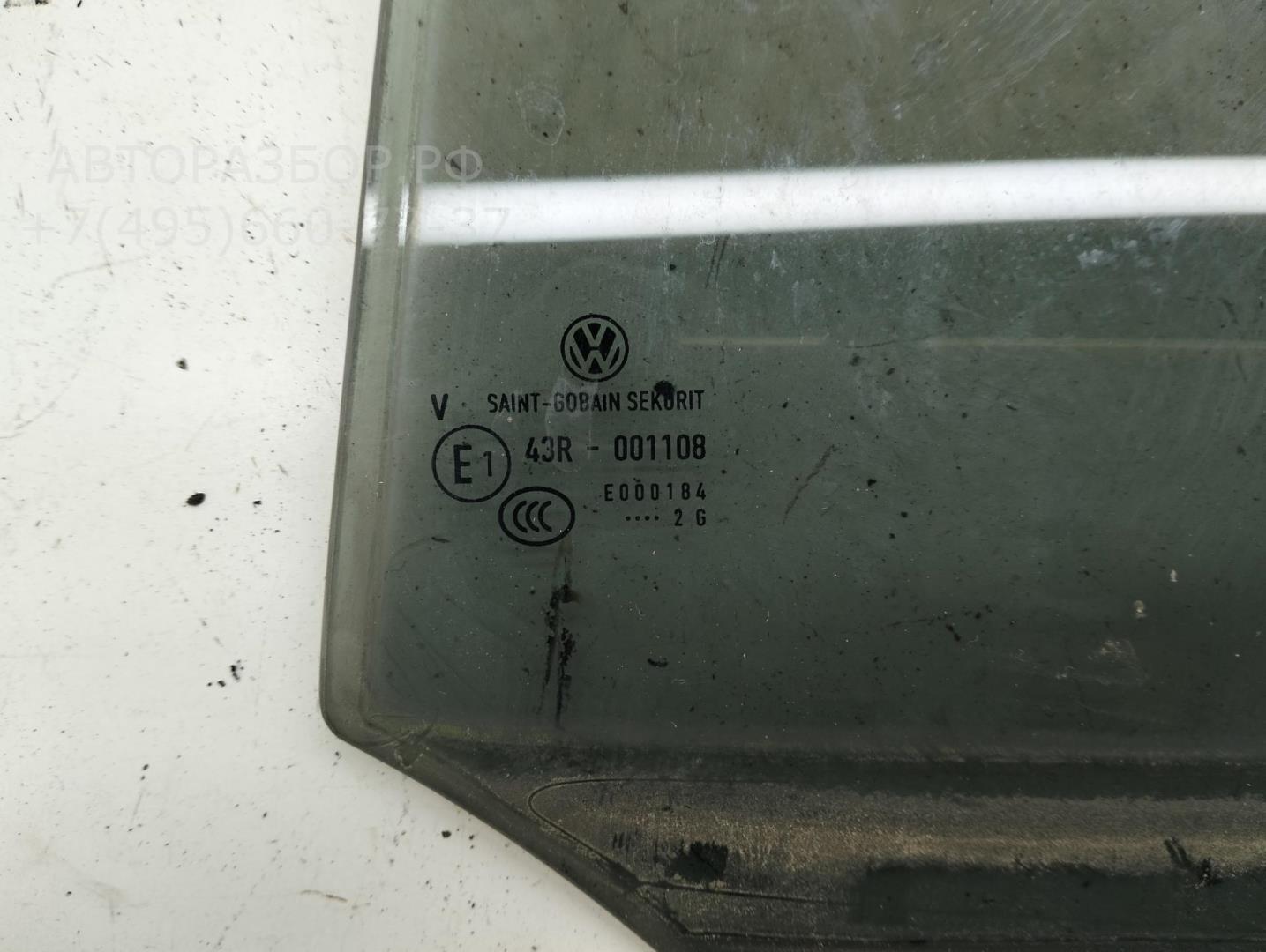 Стекло двери задней правой (форточка)