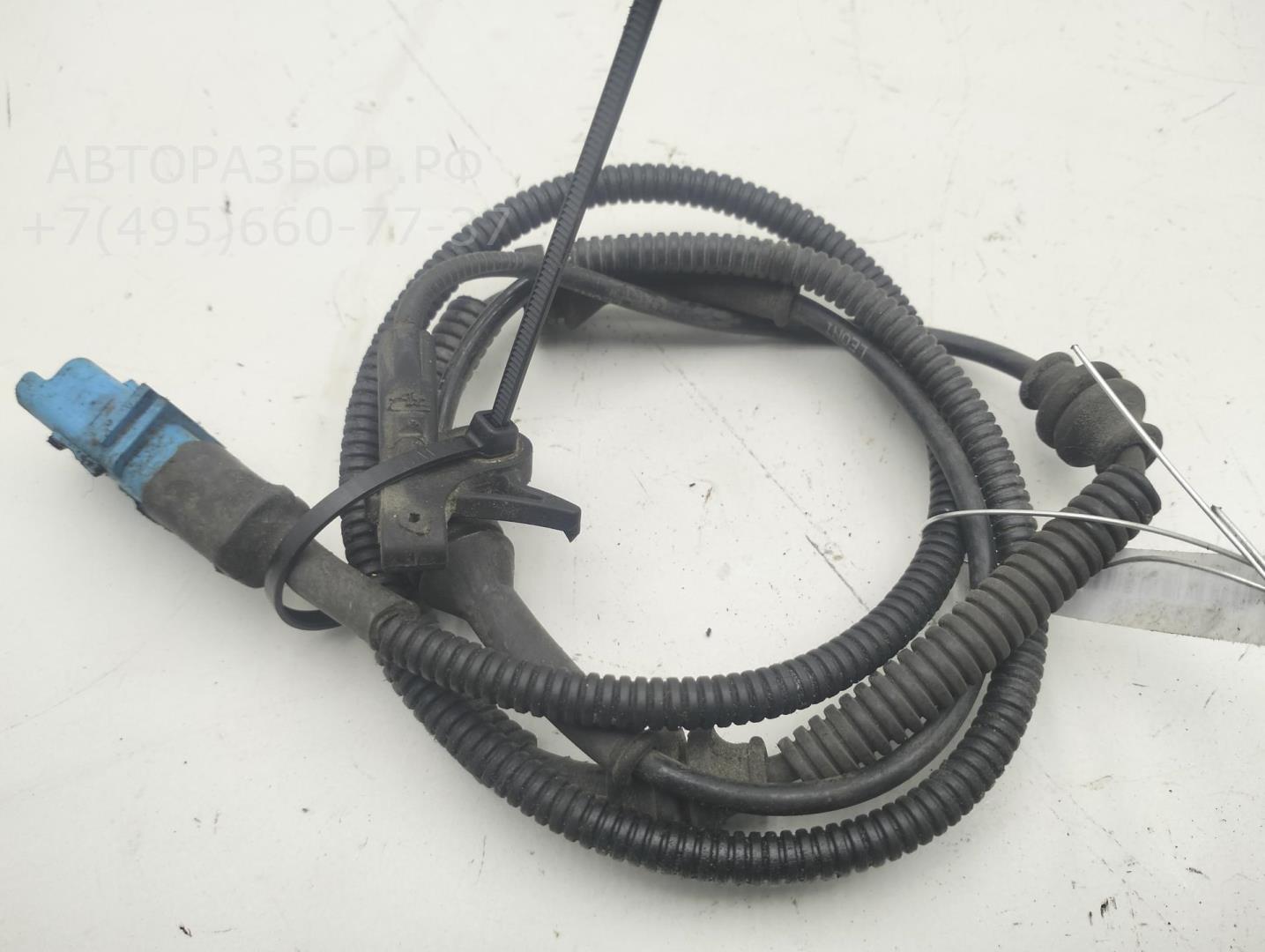 Датчик ABS передний