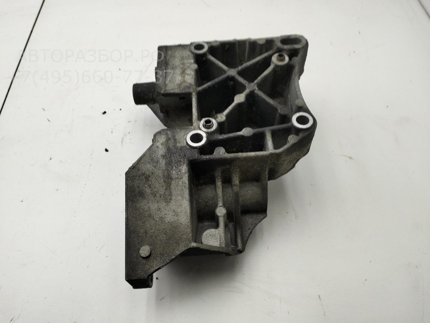 Кронштейн генератора